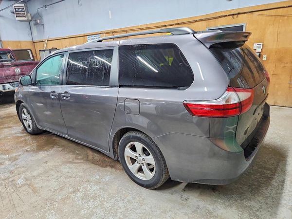 2015 TOYOTA SIENNA
