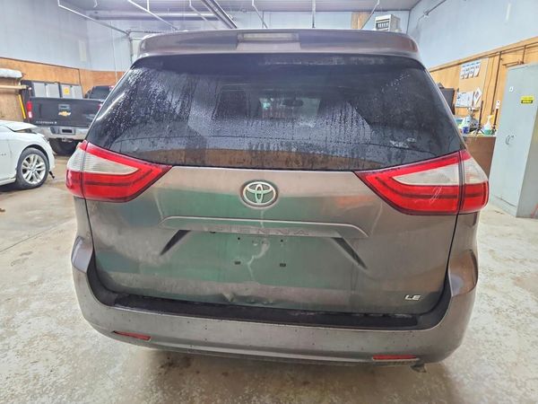2015 TOYOTA SIENNA
