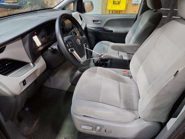 2015 TOYOTA SIENNA