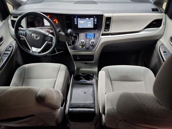 2015 TOYOTA SIENNA