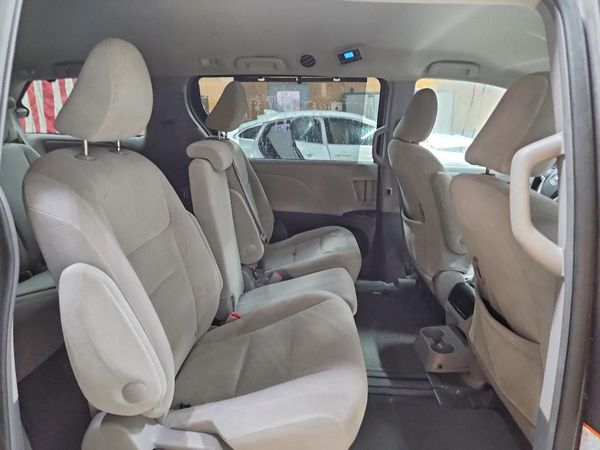 2015 TOYOTA SIENNA