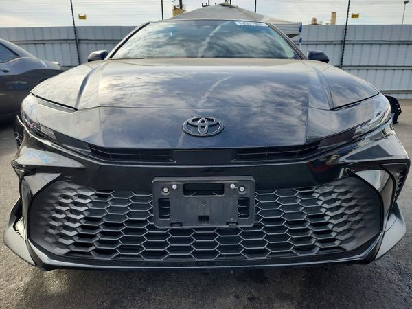2025 TOYOTA CAMRY