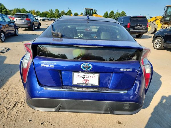 2016 TOYOTA PRIUS