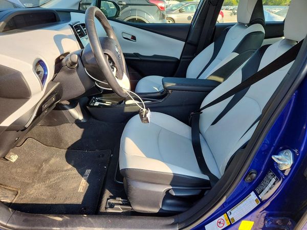 2016 TOYOTA PRIUS