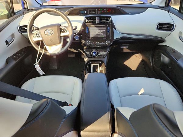 2016 TOYOTA PRIUS