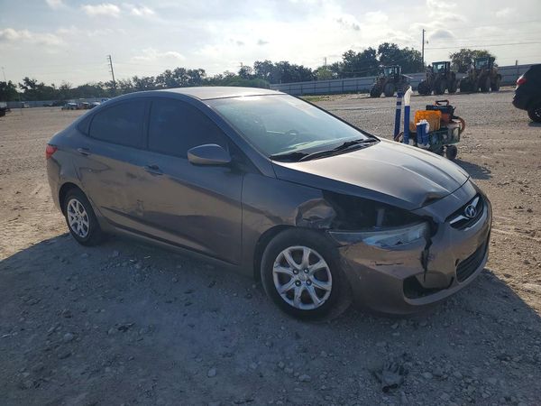 2013 HYUNDAI ACCENT GLS, GS