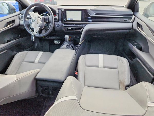 2025 TOYOTA CAMRY