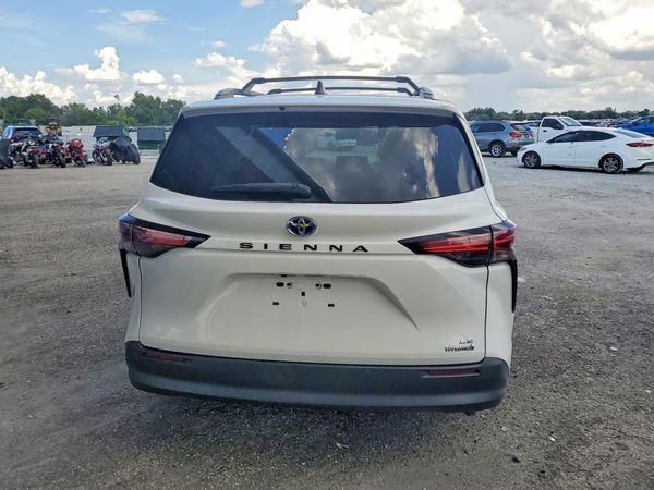 2021 TOYOTA SIENNA LE Plus Package
