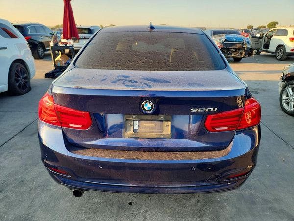 2016 BMW 320