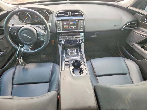 2017 JAGUAR XE