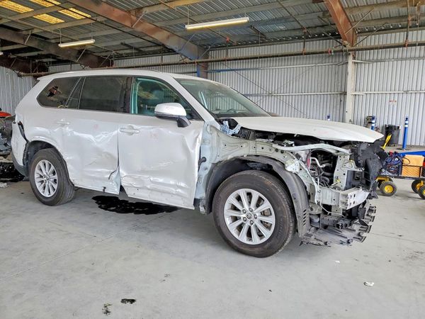2024 TOYOTA GRAND HIGHLANDER — Passenger 3/4