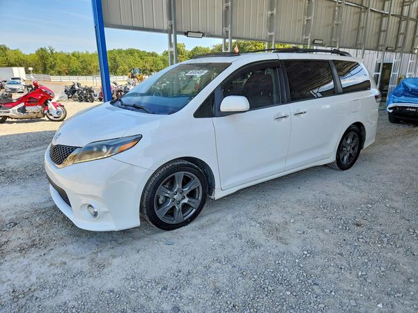 2017 TOYOTA SIENNA SE/SE Premium