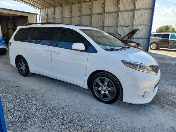 2017 TOYOTA SIENNA SE/SE Premium