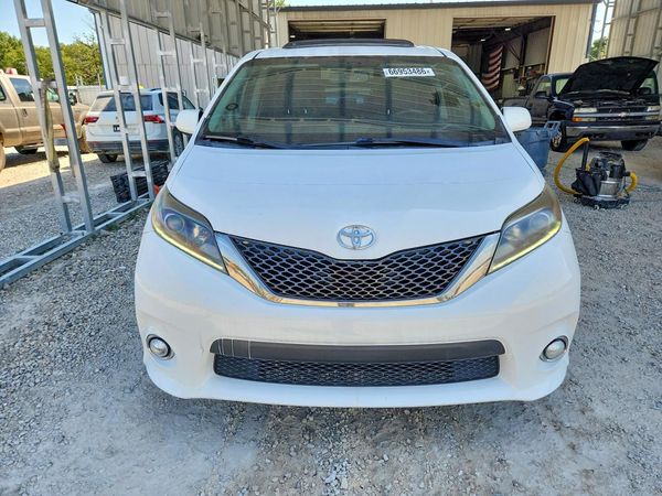 2017 TOYOTA SIENNA SE/SE Premium