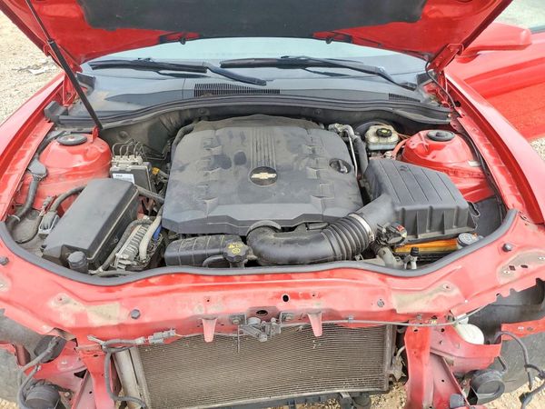 2012 CHEVROLET CAMARO LT — Engine bay