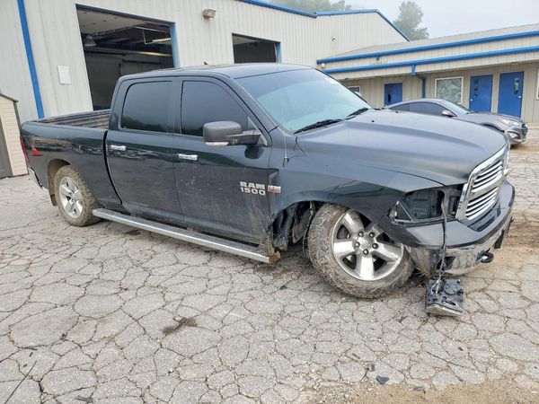2017 RAM 1500 SLT — Passenger 3/4