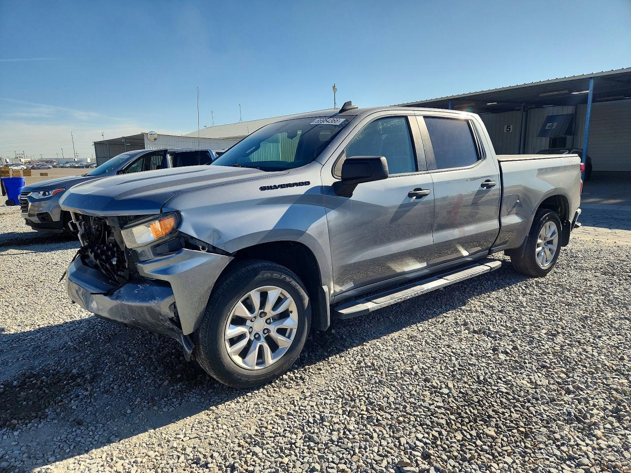 2020 CHEVROLET SILVERADO Custom — Front 3/4