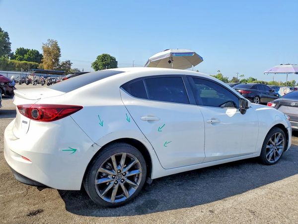 2018 MAZDA 3