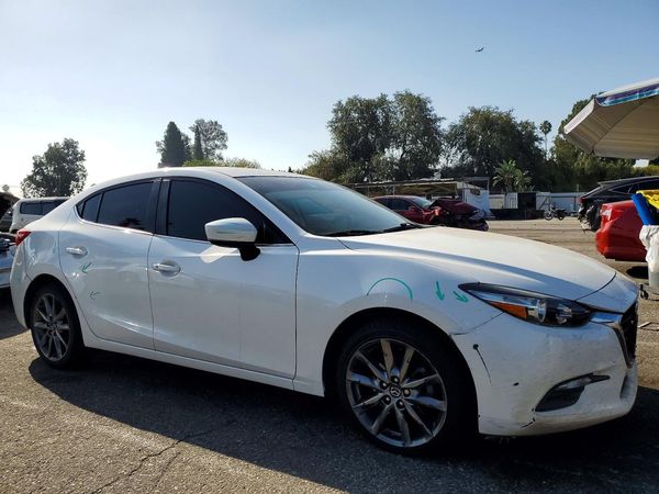 2018 MAZDA 3