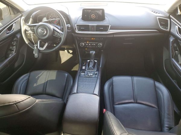 2018 MAZDA 3