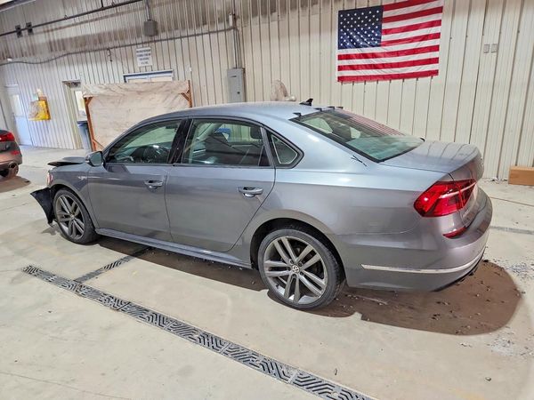 2018 VOLKSWAGEN PASSAT