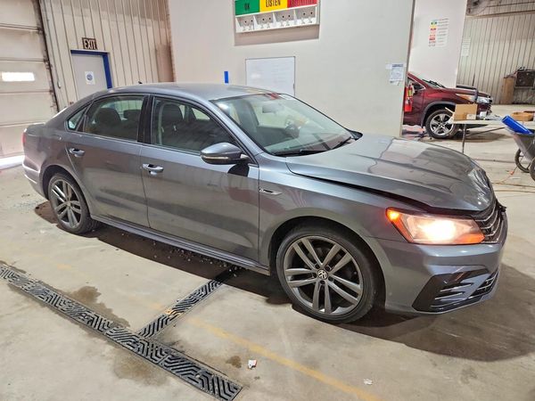 2018 VOLKSWAGEN PASSAT