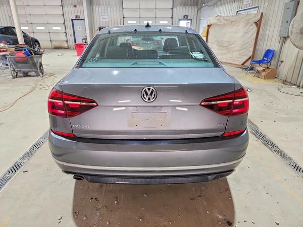 2018 VOLKSWAGEN PASSAT