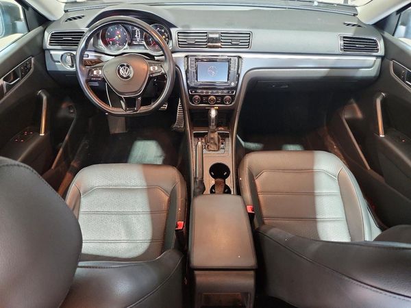 2018 VOLKSWAGEN PASSAT