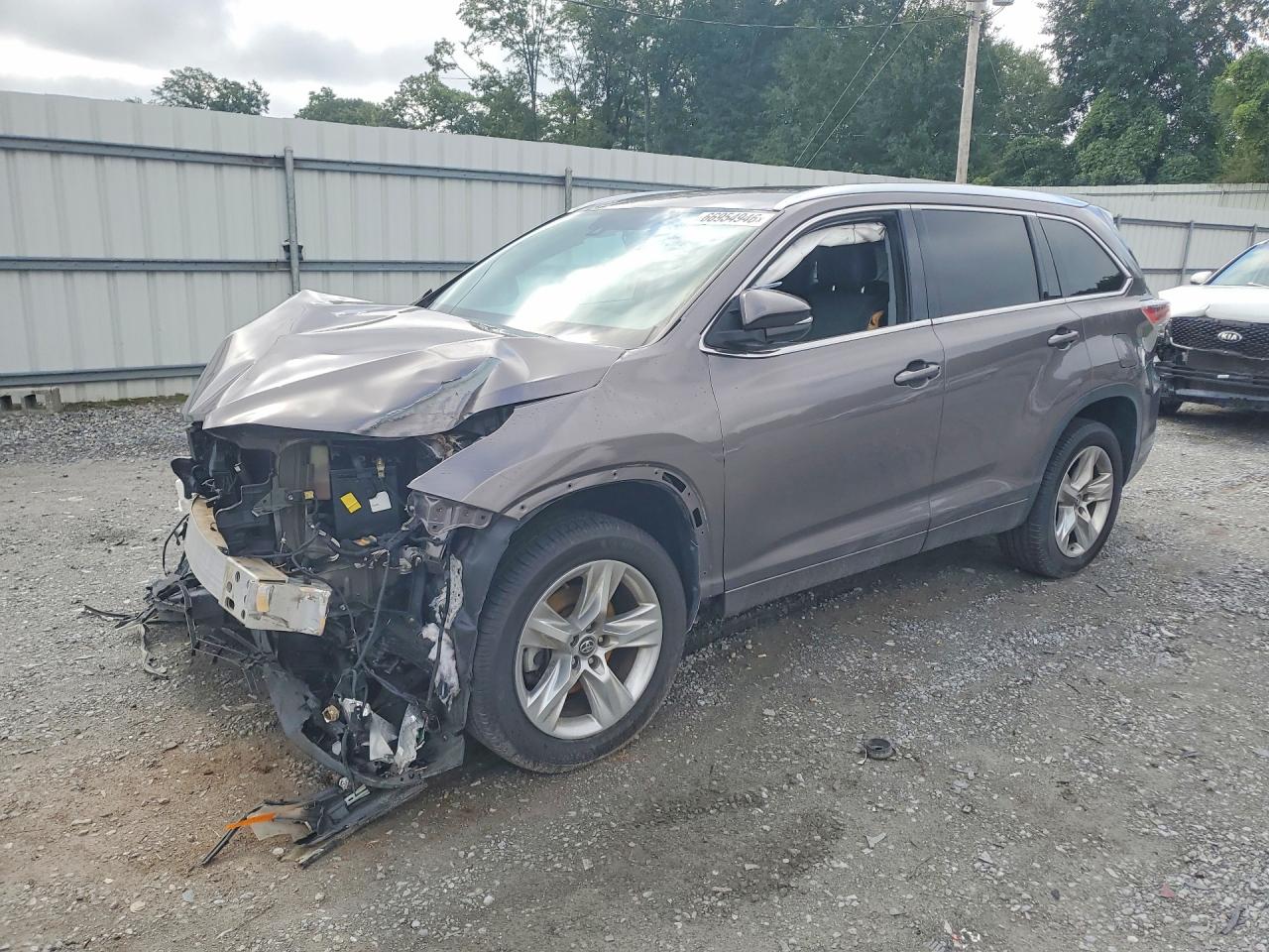 2016 TOYOTA HIGHLANDER