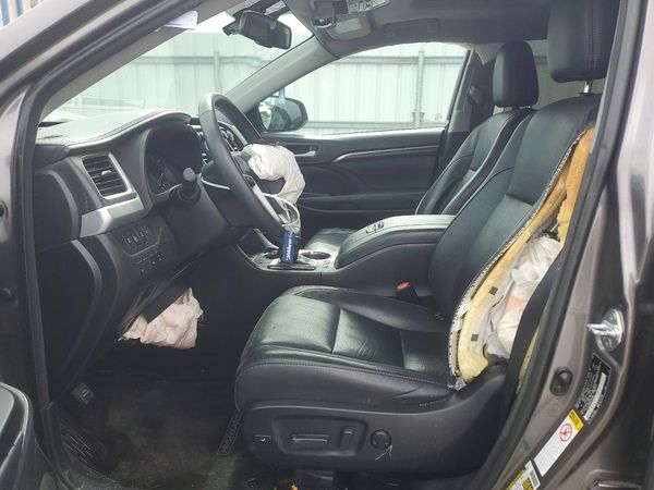 2016 TOYOTA HIGHLANDER