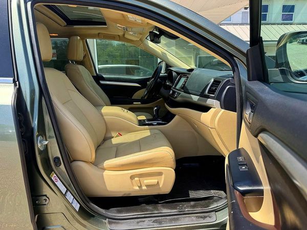2017 TOYOTA HIGHLANDER SE/XLE