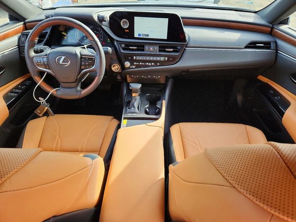 2025 LEXUS ES 300H 300h Luxury