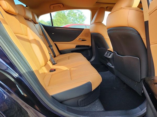 2025 LEXUS ES 300H 300h Luxury