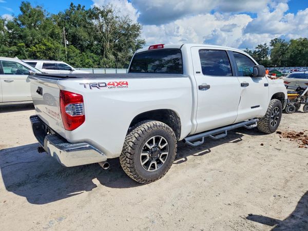 2015 TOYOTA TUNDRA SR5 Grade