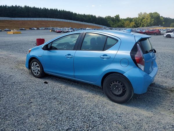2015 TOYOTA PRIUS C ON