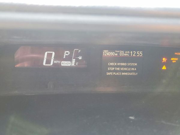 2015 TOYOTA PRIUS C ON