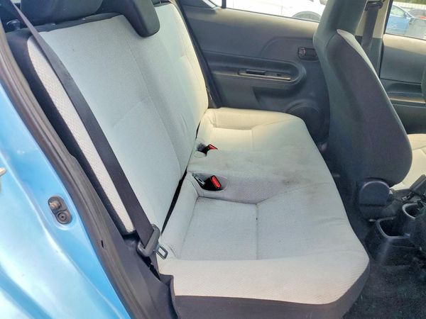 2015 TOYOTA PRIUS C ON