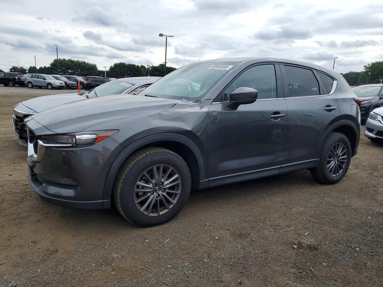 2021 MAZDA CX-5 Touring — Front 3/4