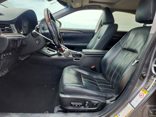 2016 LEXUS ES 300h