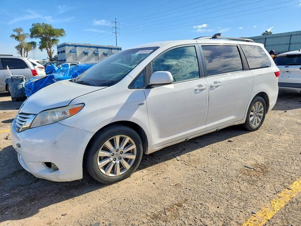 2017 TOYOTA SIENNA