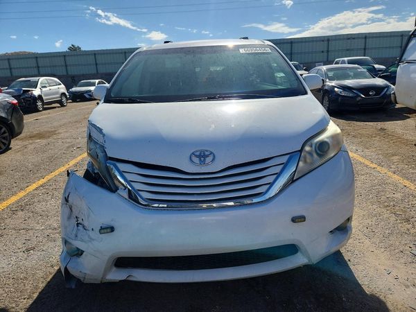 2017 TOYOTA SIENNA