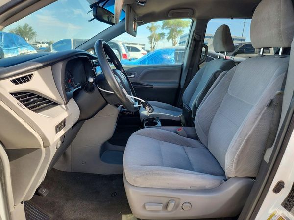 2017 TOYOTA SIENNA