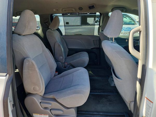 2017 TOYOTA SIENNA