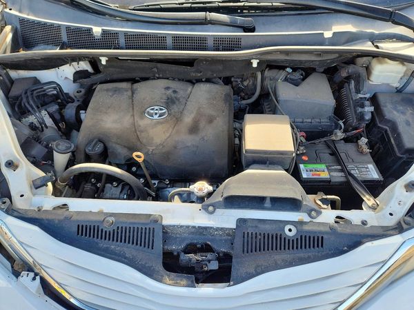 2017 TOYOTA SIENNA