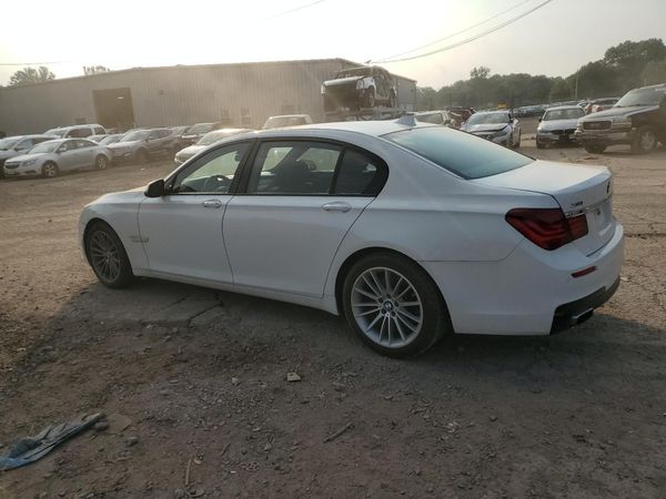 2013 BMW 750