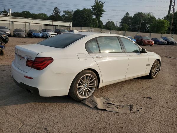2013 BMW 750