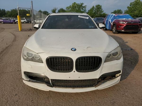 2013 BMW 750
