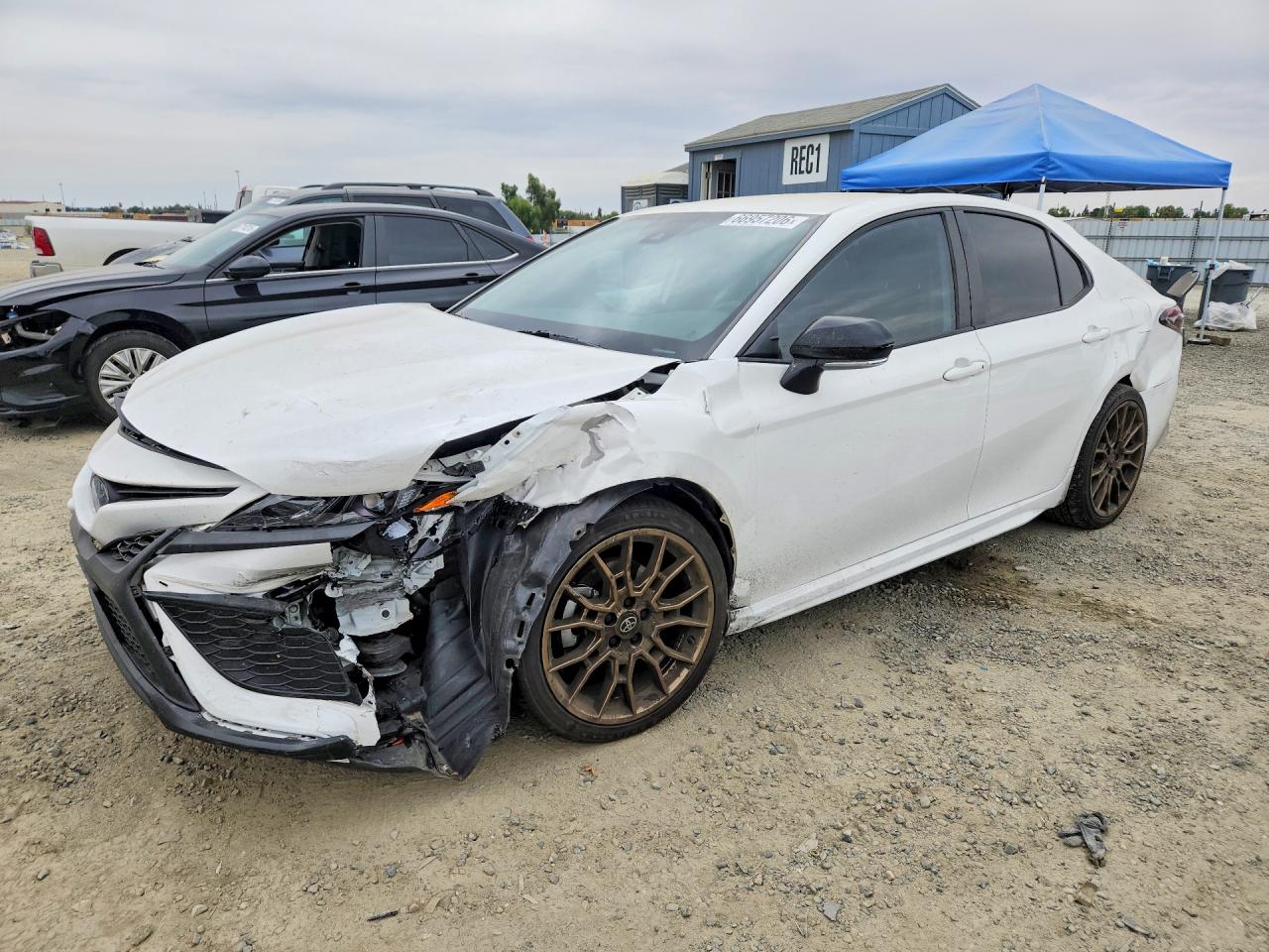 2024 TOYOTA CAMRY SOLA SE — Front 3/4