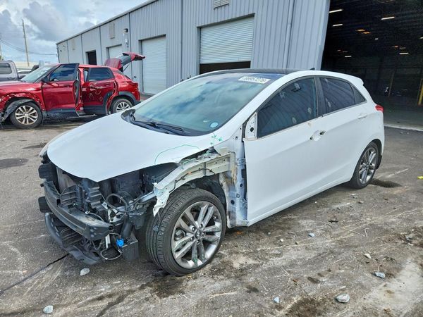2016 HYUNDAI ELANTRA — Front 3/4
