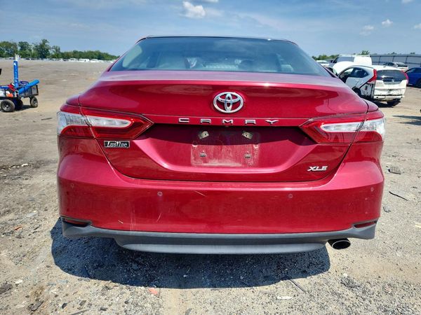 2018 TOYOTA CAMRY